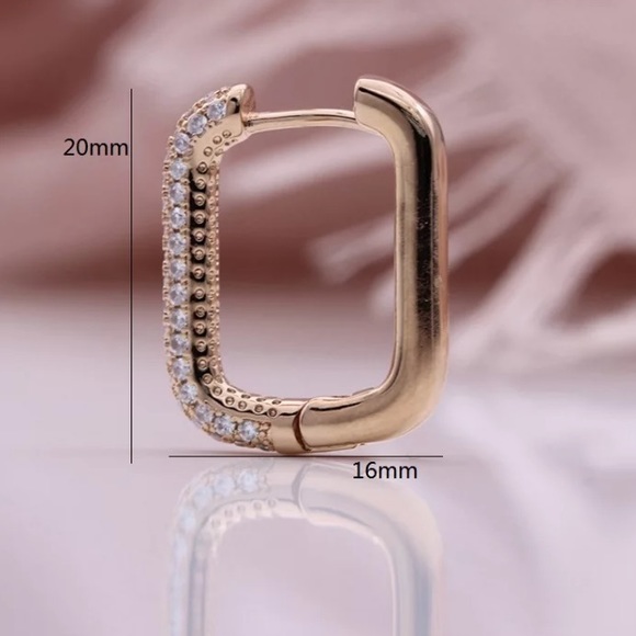 🌟 Gold plated O shape Hoop earrings - Picture 3 of 3